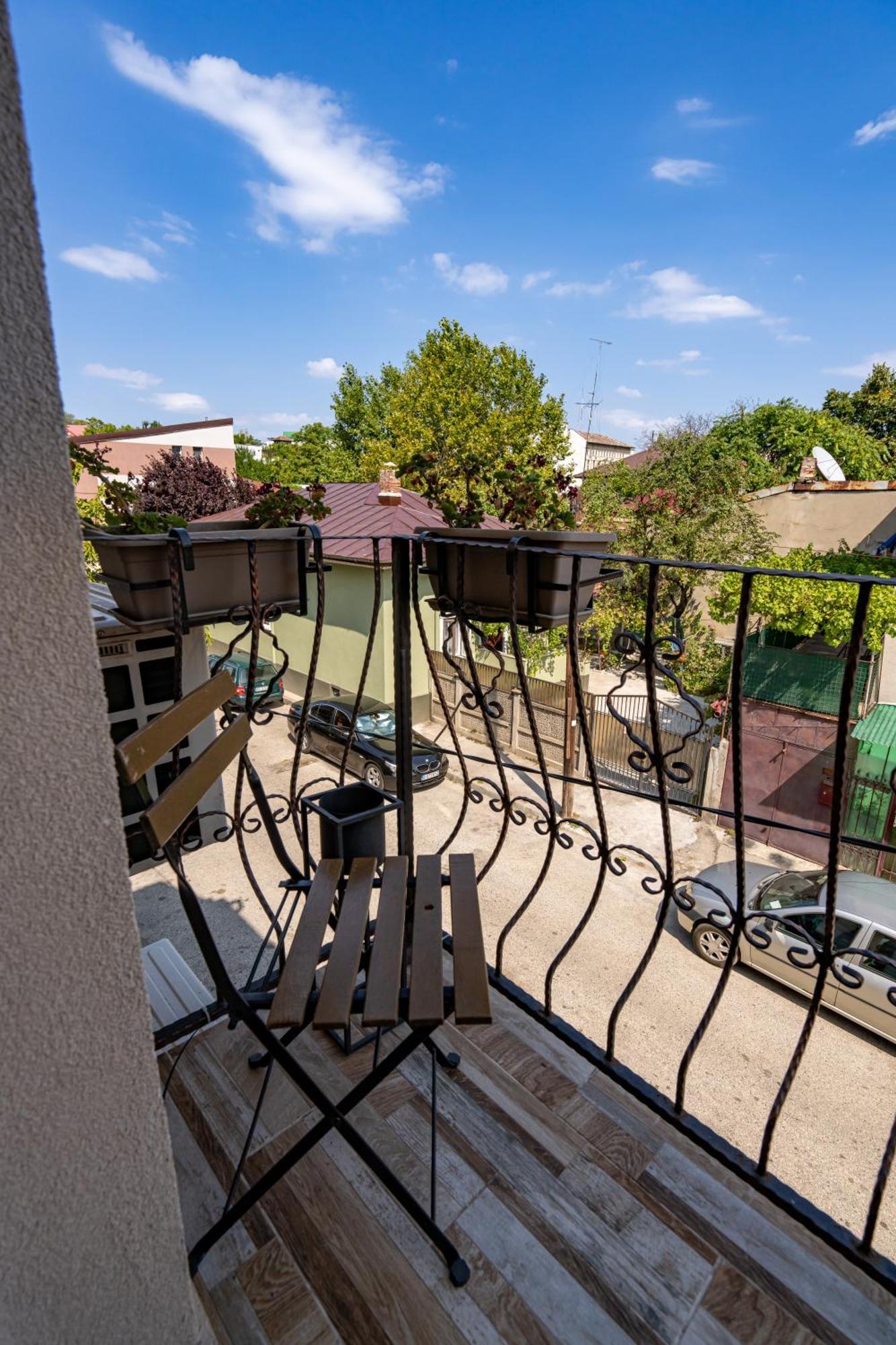 Central Muse Apartment Бухарест Экстерьер фото
