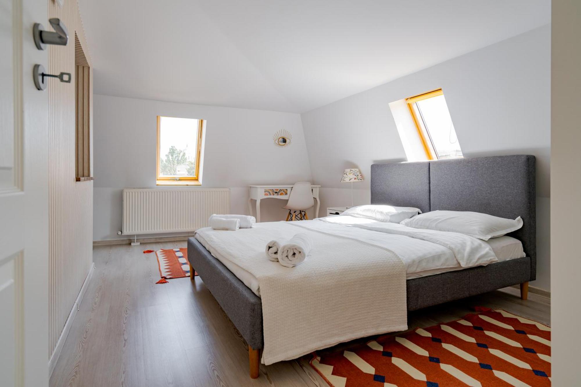 Central Muse Apartment Бухарест Экстерьер фото