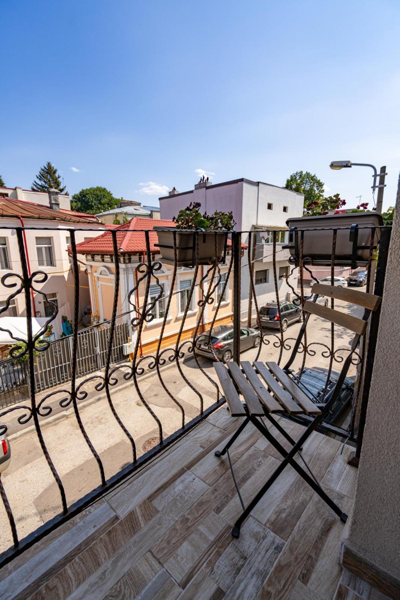 Central Muse Apartment Бухарест Экстерьер фото